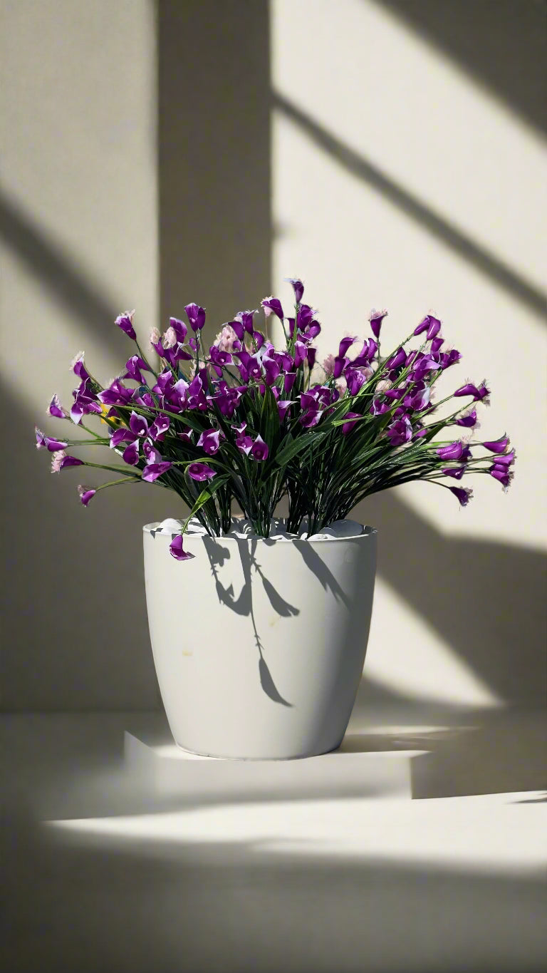 Buchet de Cale Artificiale - Flori din Plastic Roze  - Vibrant pentru Decor Interior/Exterior, cu flori, ghiveci și piatră
