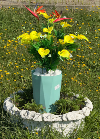 Plantă artificială Calla cu flori galbene în formă de inimă și frunze verzi – decor romantic pentru interior și exterior, ideal pentru nunți, petreceri, casă sau grădină